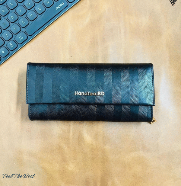 Striped-Textured Genuine Leather Wallet – 16 Card Slots, Zipper Compartments & Magnetic Closure