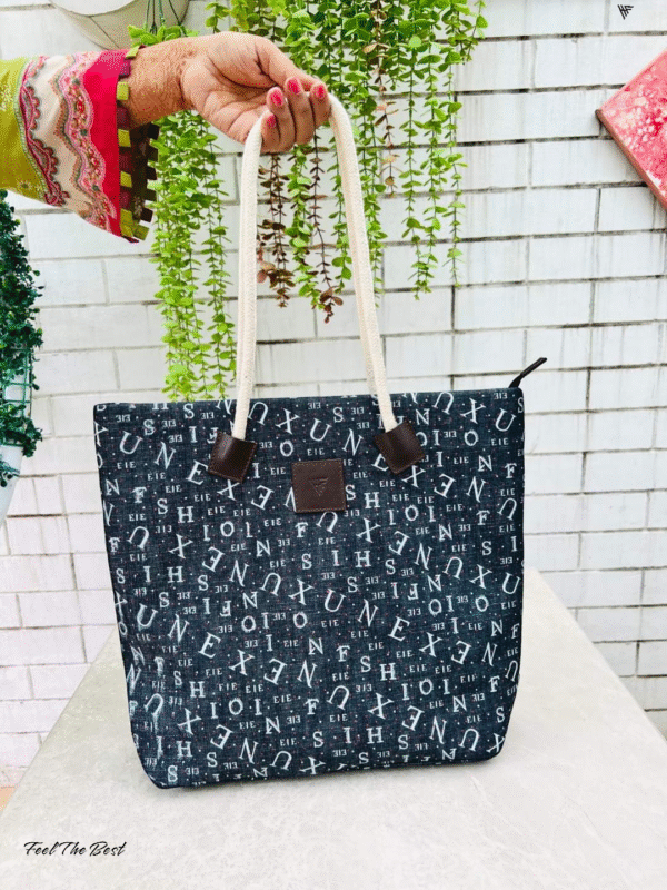 Versatile Tote Bag – Durable, Stylish & Spacious